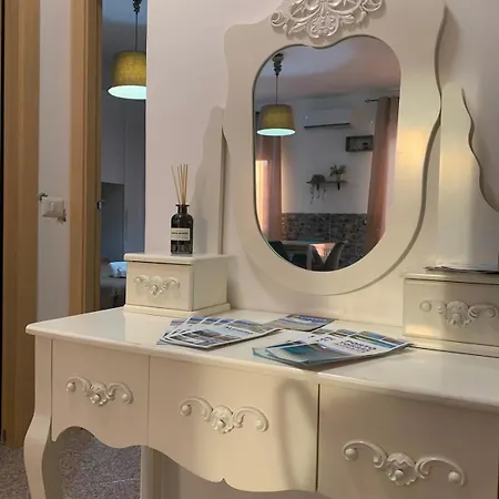 Rosi Elegante In *