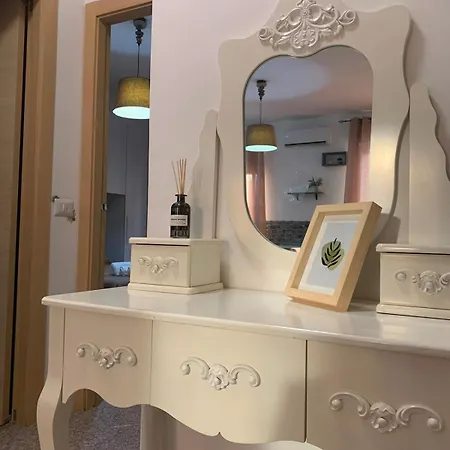 Rosi Elegante In Apartman *